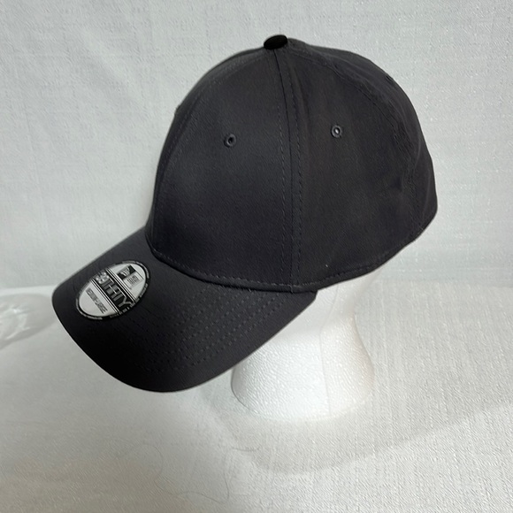 GRAY baseball hat, condition new, - Picture 4 of 6